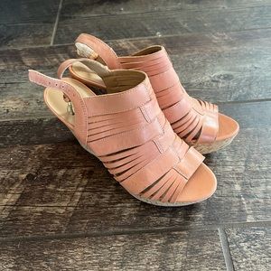 Franco peach wedges! Size 7.5!